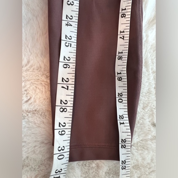 Lululemon Wunder Train High Rise Crop with Pocket size 0 - Picture 7 of 7